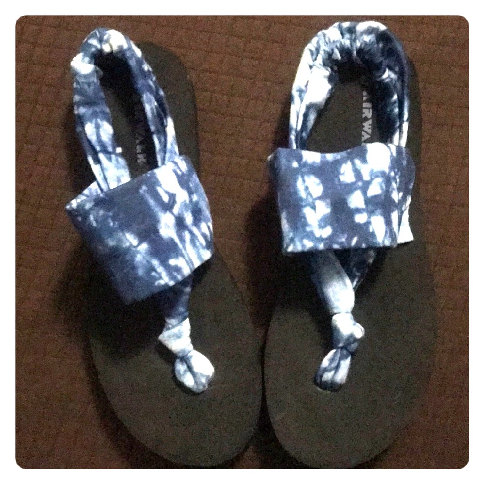 {Airwalk} Be a Hippy on the beach
